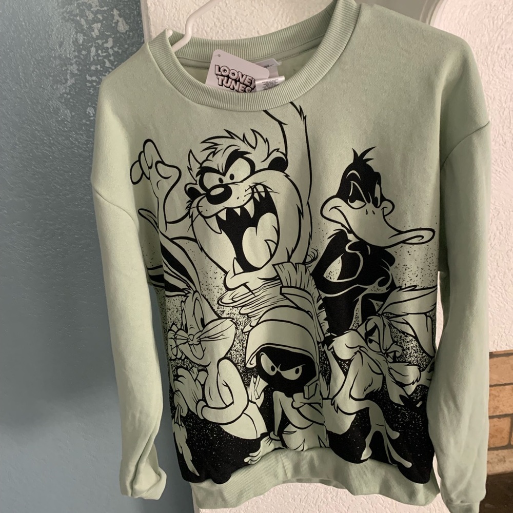 Women’s Looney tunes sweatshirt